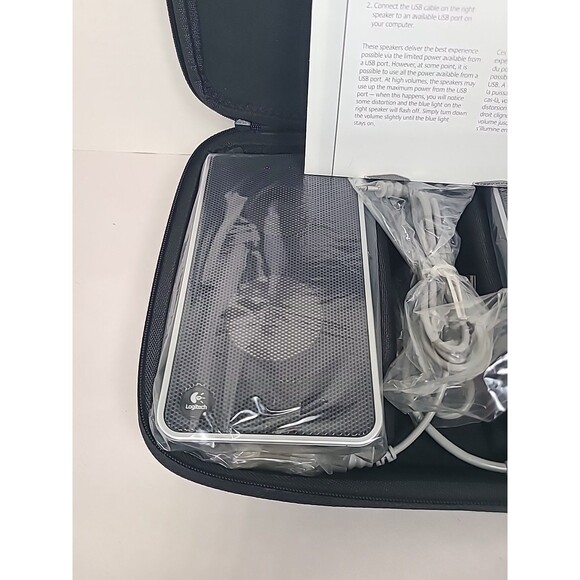 Logitech V20 USB Powered Notebook Laptop Speakers S-0155A with Zippered Case - Picture 2 of 6